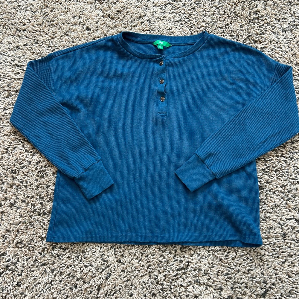 dlp women’s XS top.  Long sleeves. Polyester/cotton.